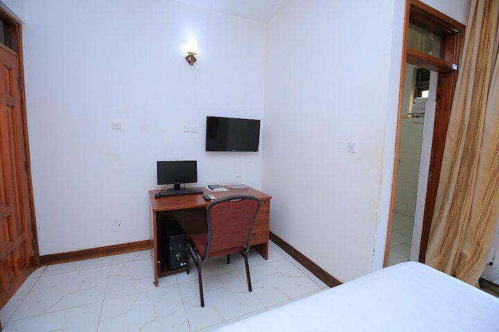 Room 12 of 29