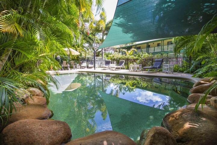 Pool 8 of 13