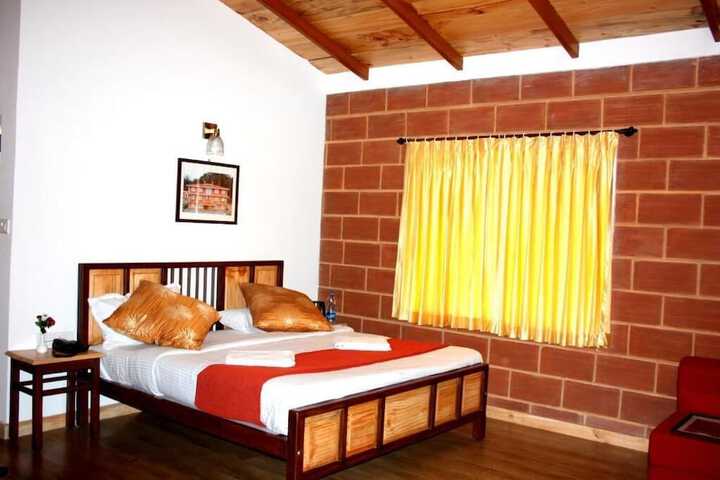 Room 10 of 28