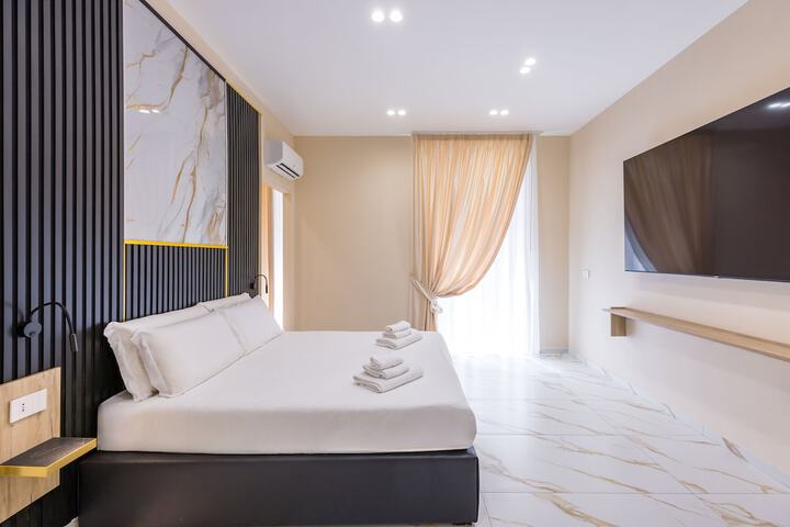 Room 8 of 11