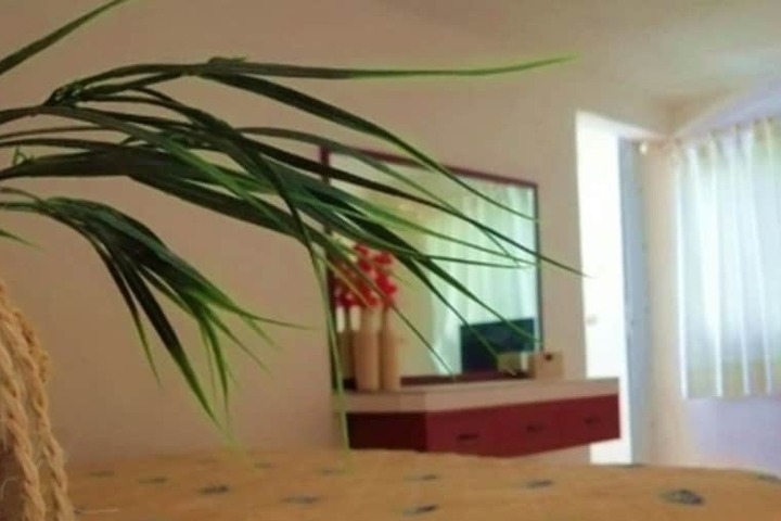 Room 6 of 50