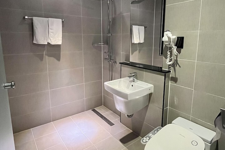 Room 21 of 24