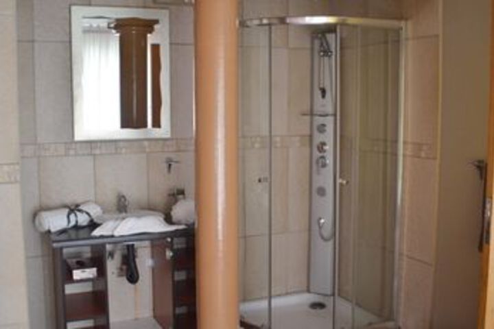 Room 3 of 31