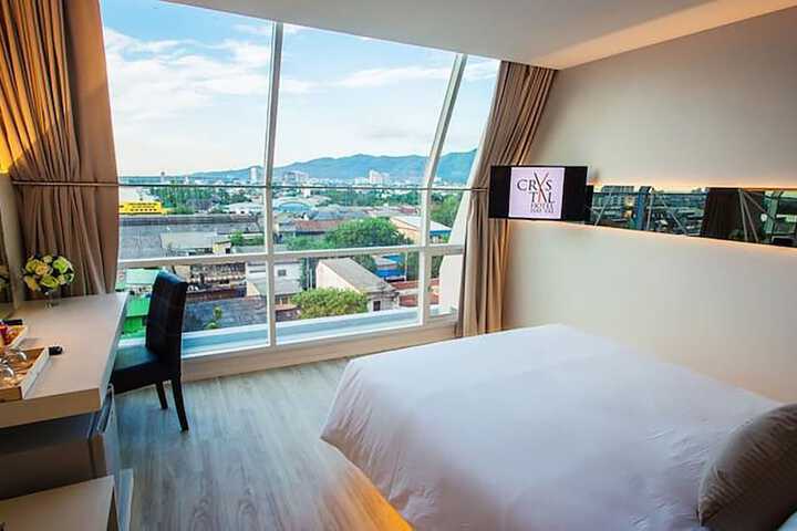 Room 8 of 61