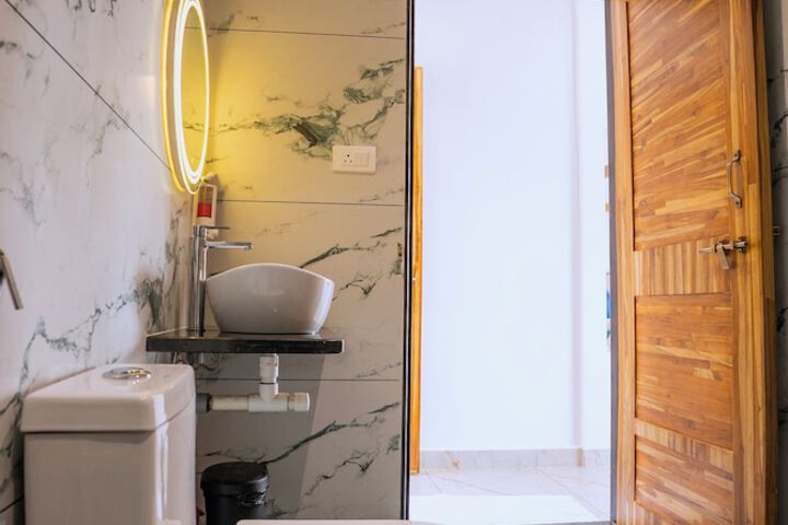 Room 8 of 20