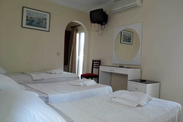 Room 3 of 17