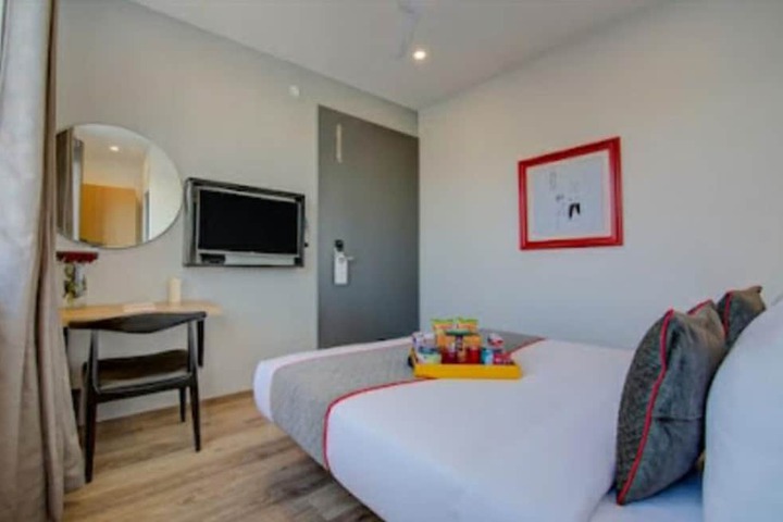 Room 4 of 17