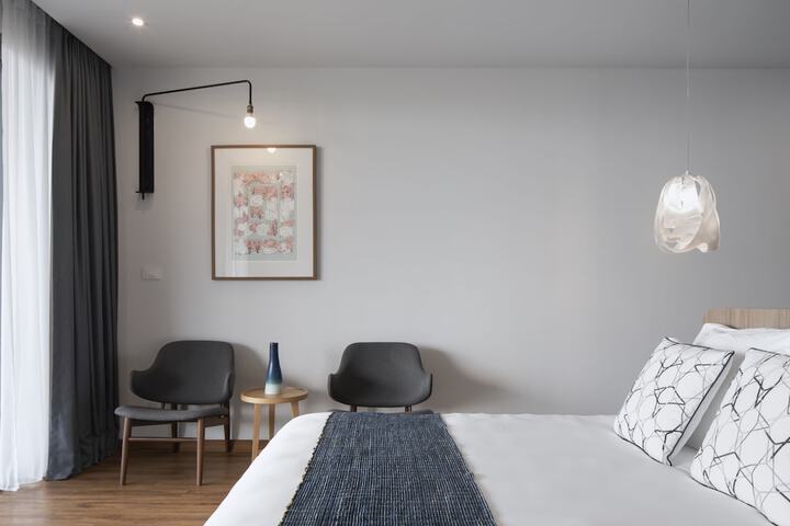 Room 19 of 185