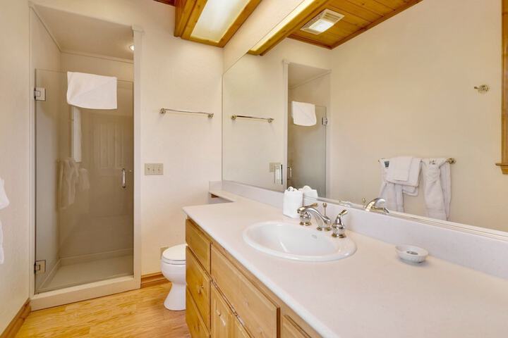 Room 15 of 25
