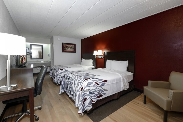 Deluxe Queen Bed (12 of 13)