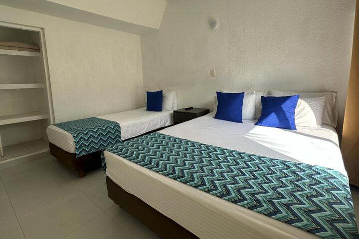Room 25 of 41