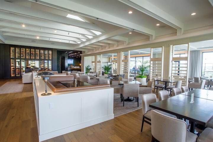 Dining 108 of 136