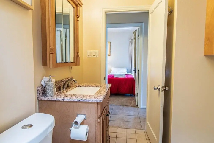 Image of Large 2 Bed w / Room For 8