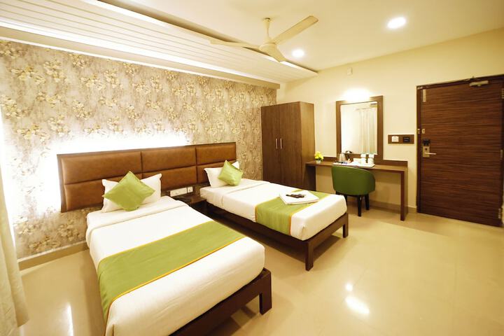Room 17 of 30