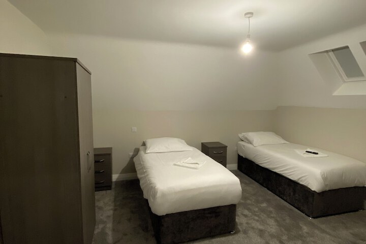 Room 9 of 29