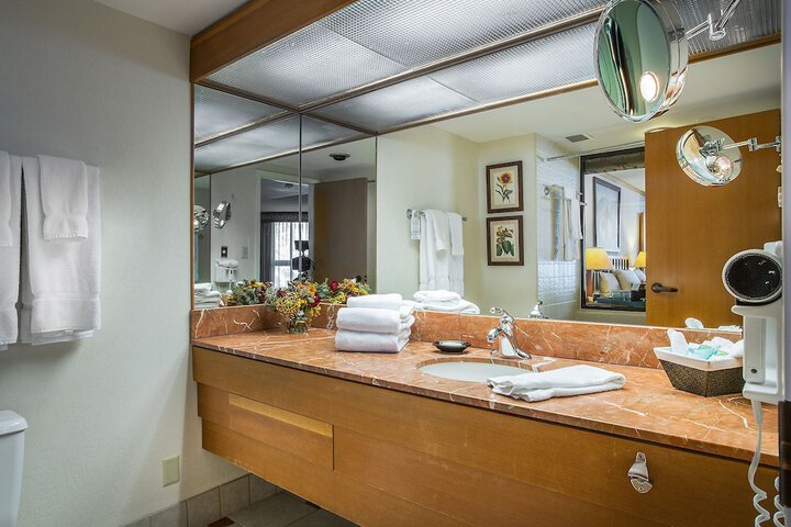 Room 5 of 32