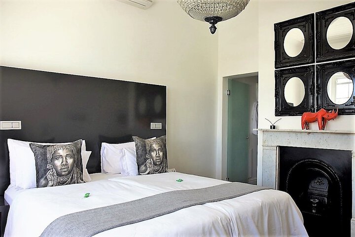Room 5 of 98