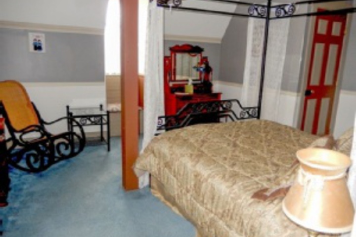 Room 104 of 240