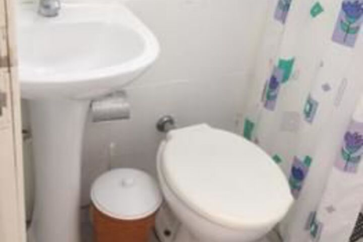 Room 6 of 27