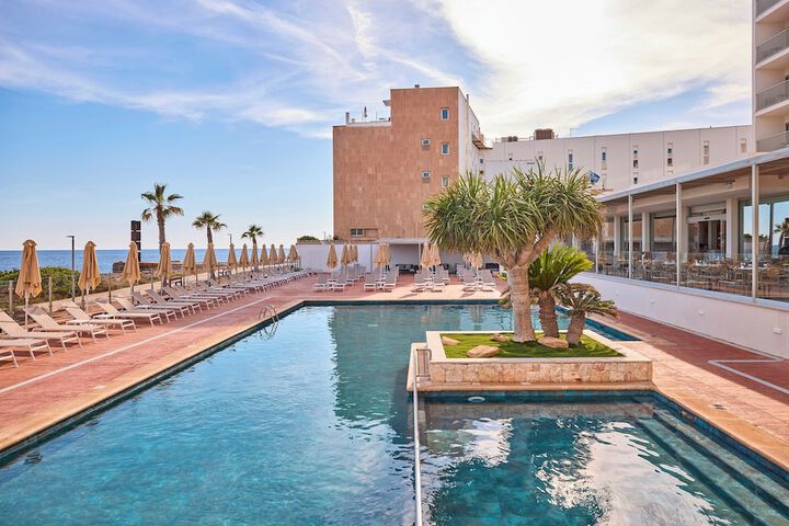 Pools & Facilities