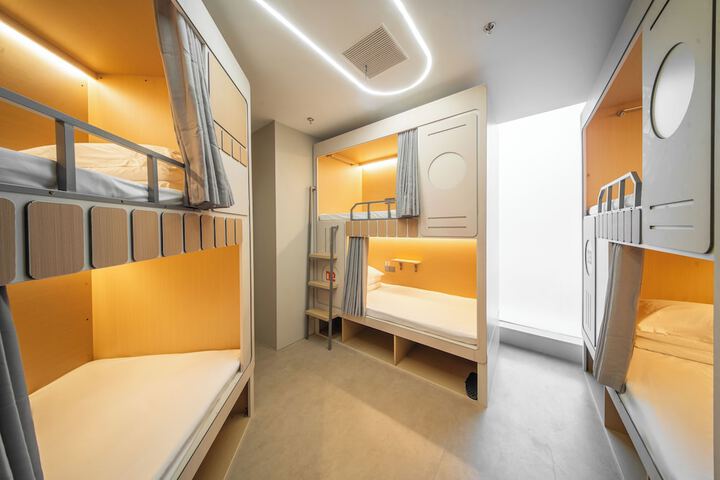Room 8 of 61
