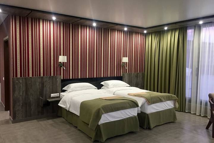 Room 8 of 42
