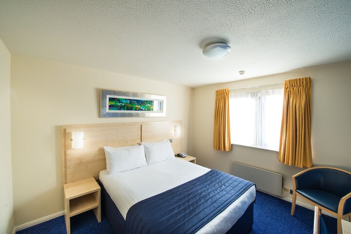 Room 10 of 43