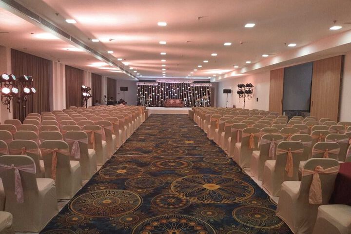 Ballroom/Hall 99 of 118