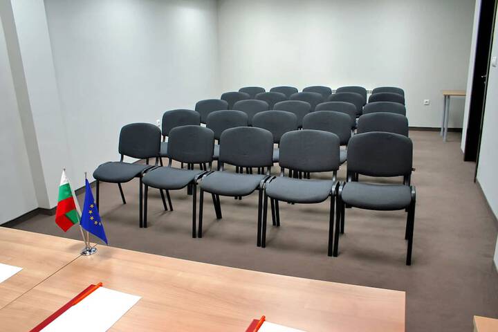 Business Center 45 of 47