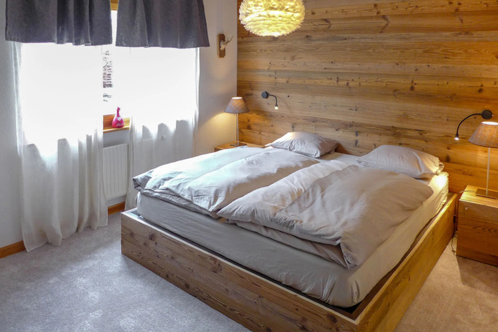 Room 2 of 17
