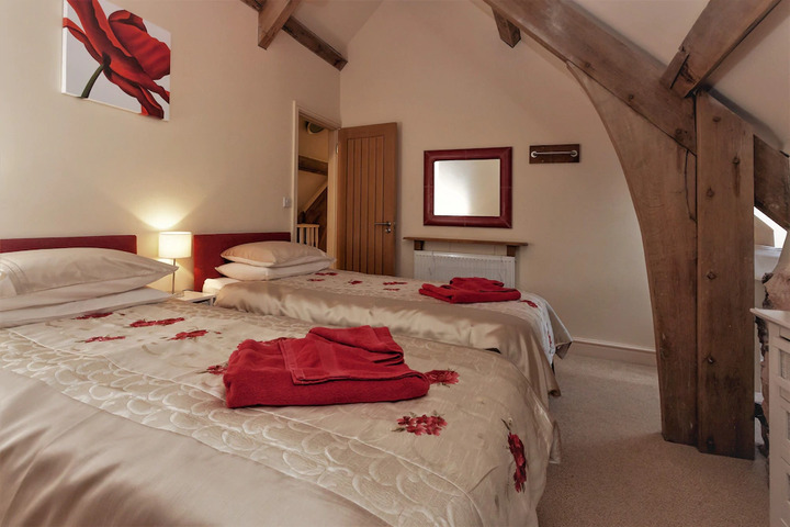 Room 4 of 10