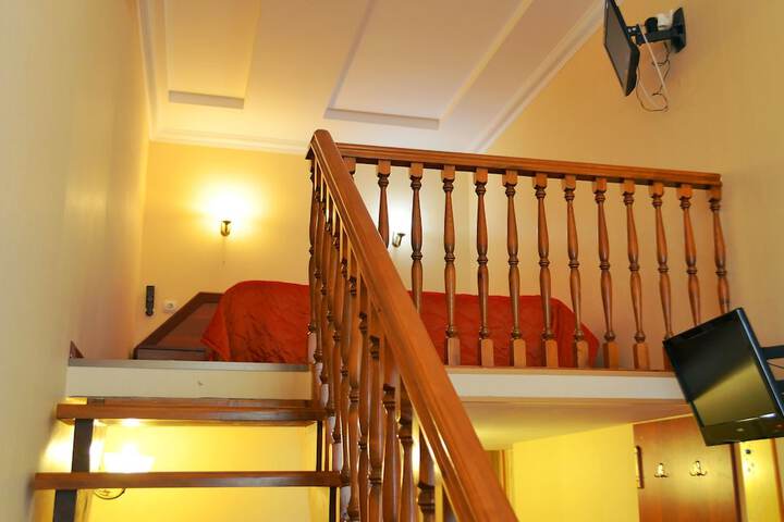 Room 15 of 115