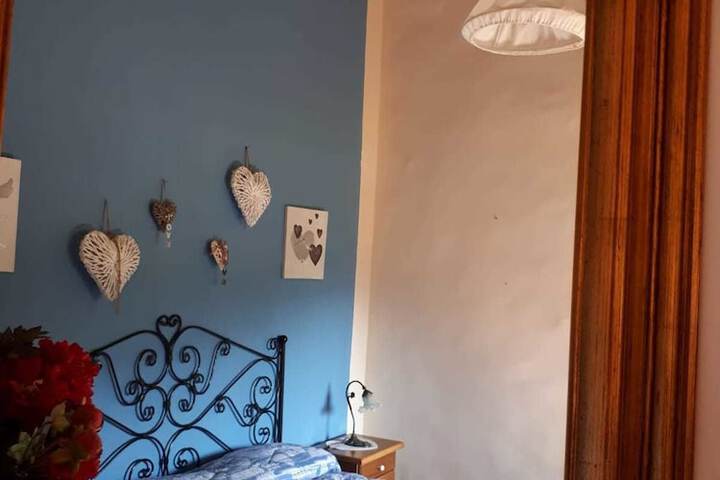 Room 4 of 27
