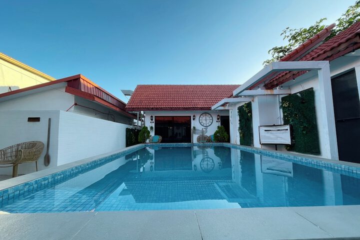 Pool 61 of 106