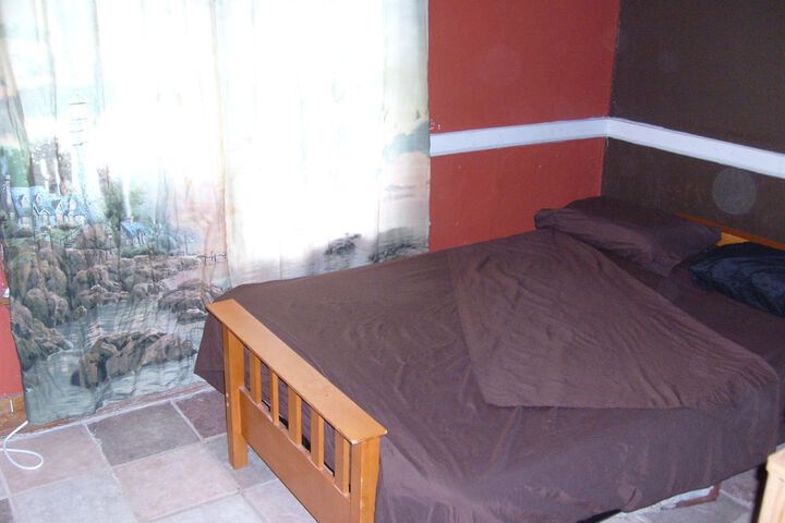 Room 3 of 37