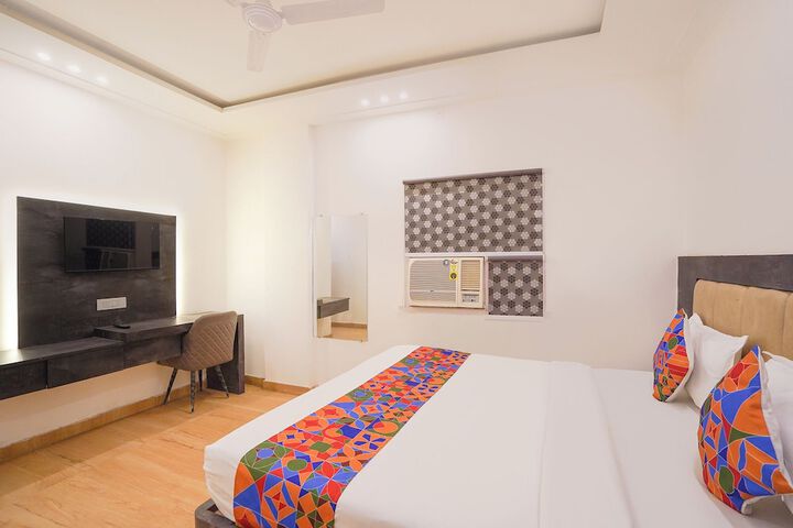 Room 17 of 26