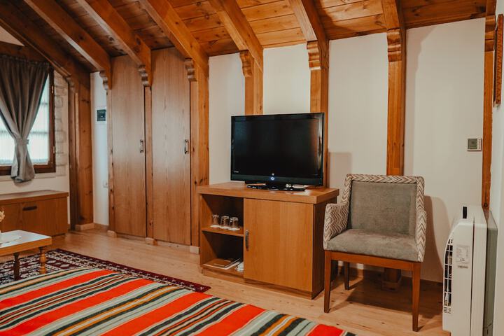 Room 45 of 118