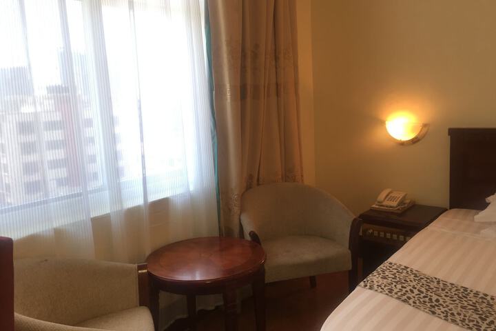 Room 6 of 18