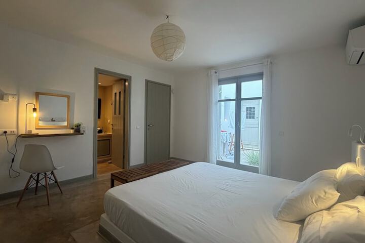 Room 48 of 103