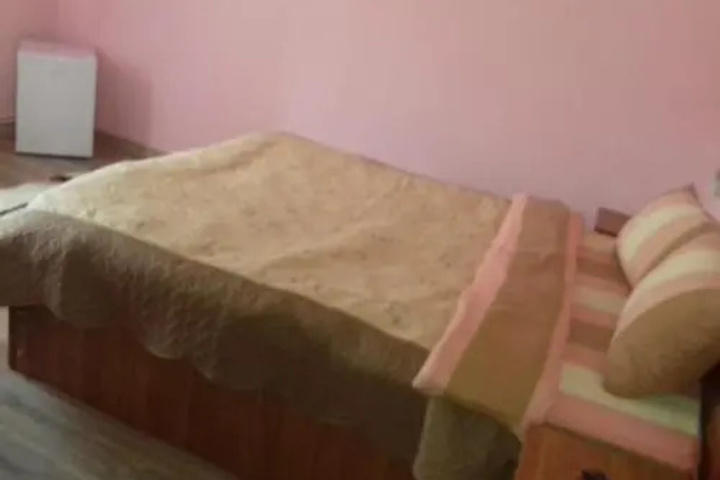 Room 4 of 13