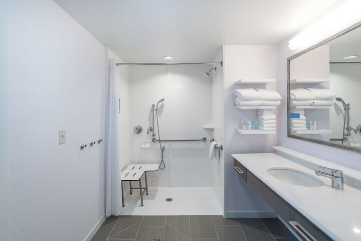 Bathroom shower