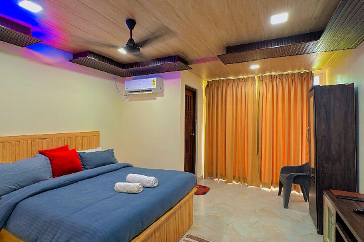 Room 8 of 35