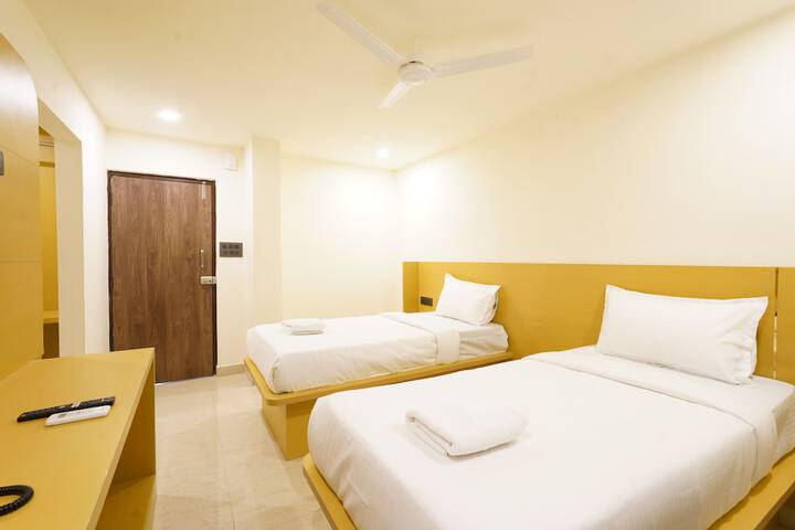 Room 5 of 32