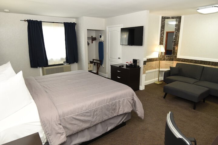 1 King Bed (14 of 33)