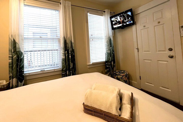 Room 18 of 80