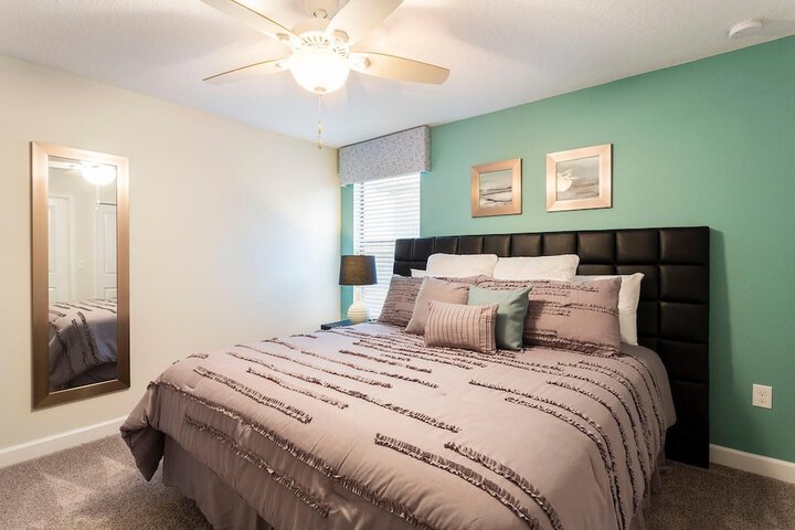 Room 12 of 40