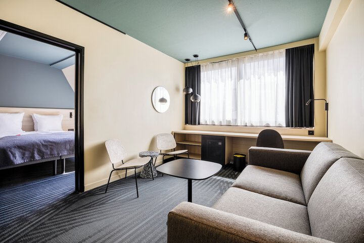 Room 34 of 119