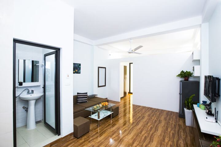 Room 4 of 9
