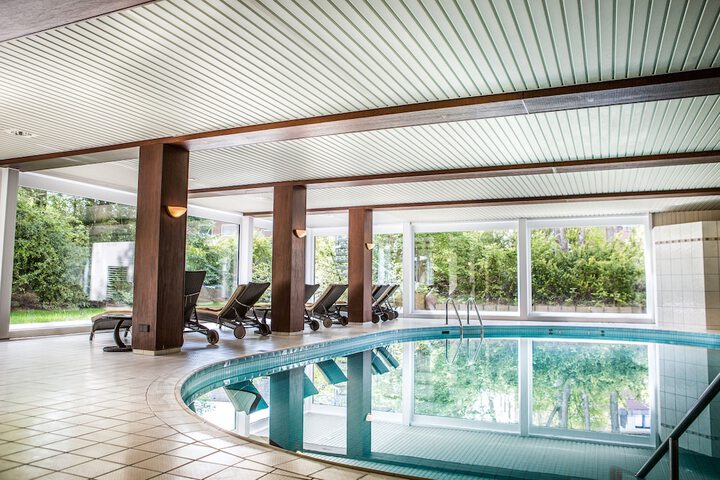 Pool Hotel