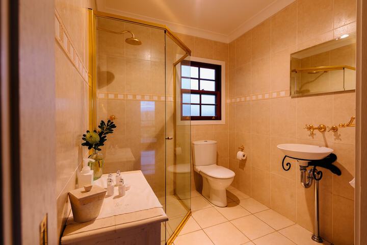 Room 14 of 32